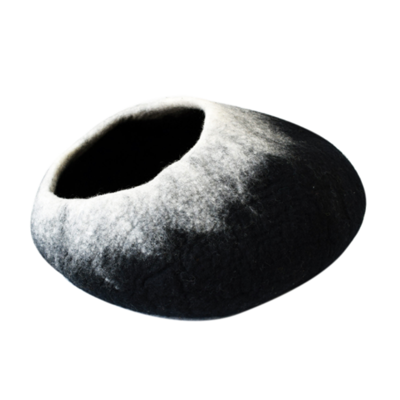 KARMA CAT Ombre Wool Cave, Black/White
