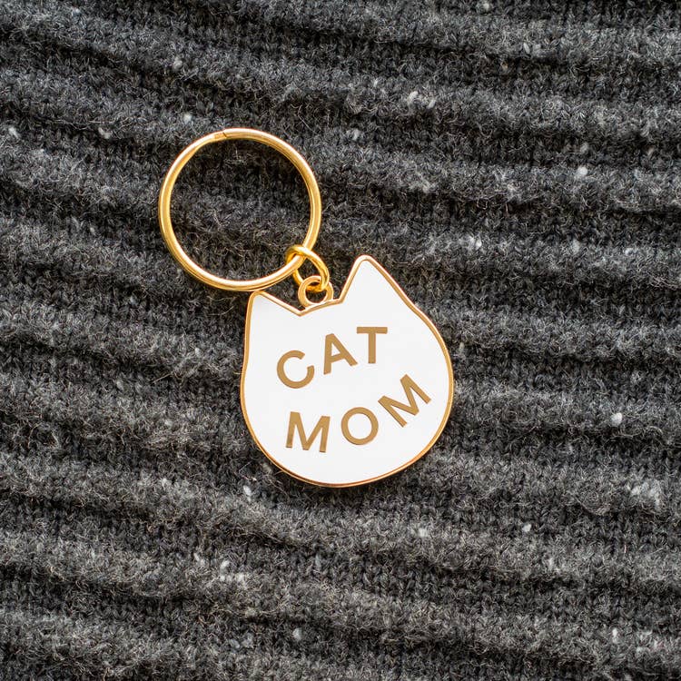 EVERYDAY OLIVE Cat Mom Keychain